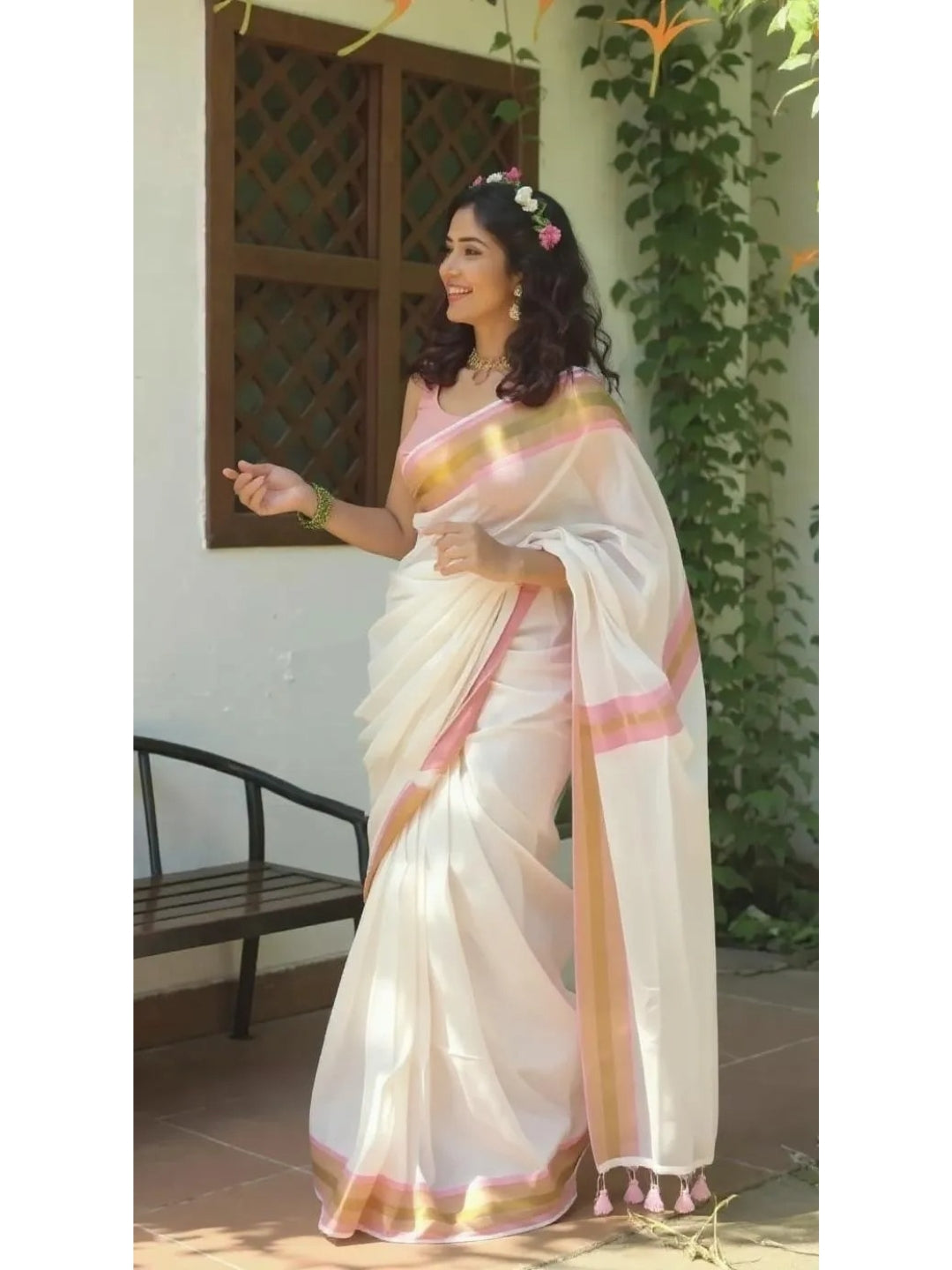 Aanchal - 1 minute Ready-to-wear saree in White with pink border in Mul cotton
