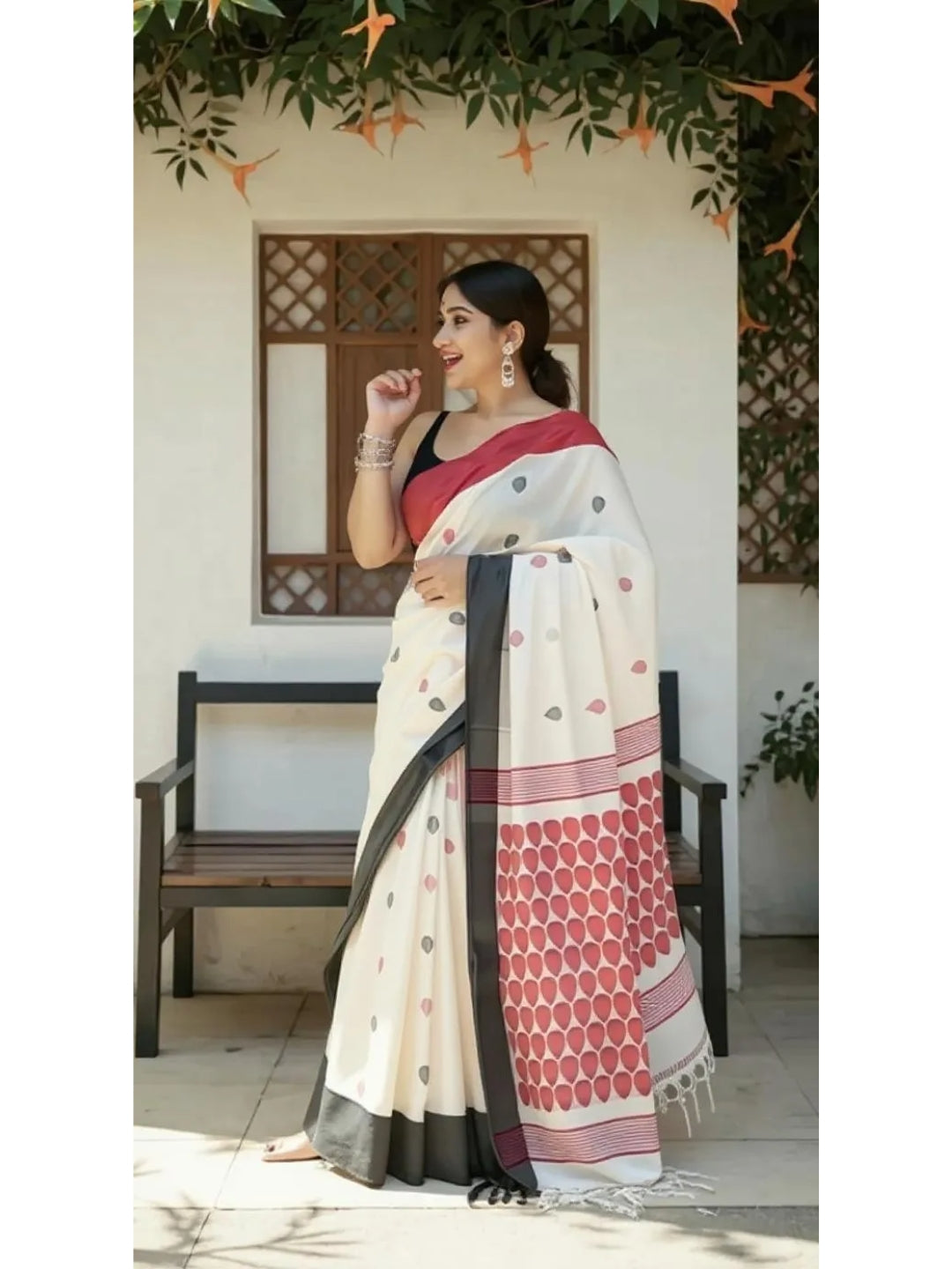 Aanchal - 1 minute Ready-to-wear saree in White in Handloom Masrize Cotton