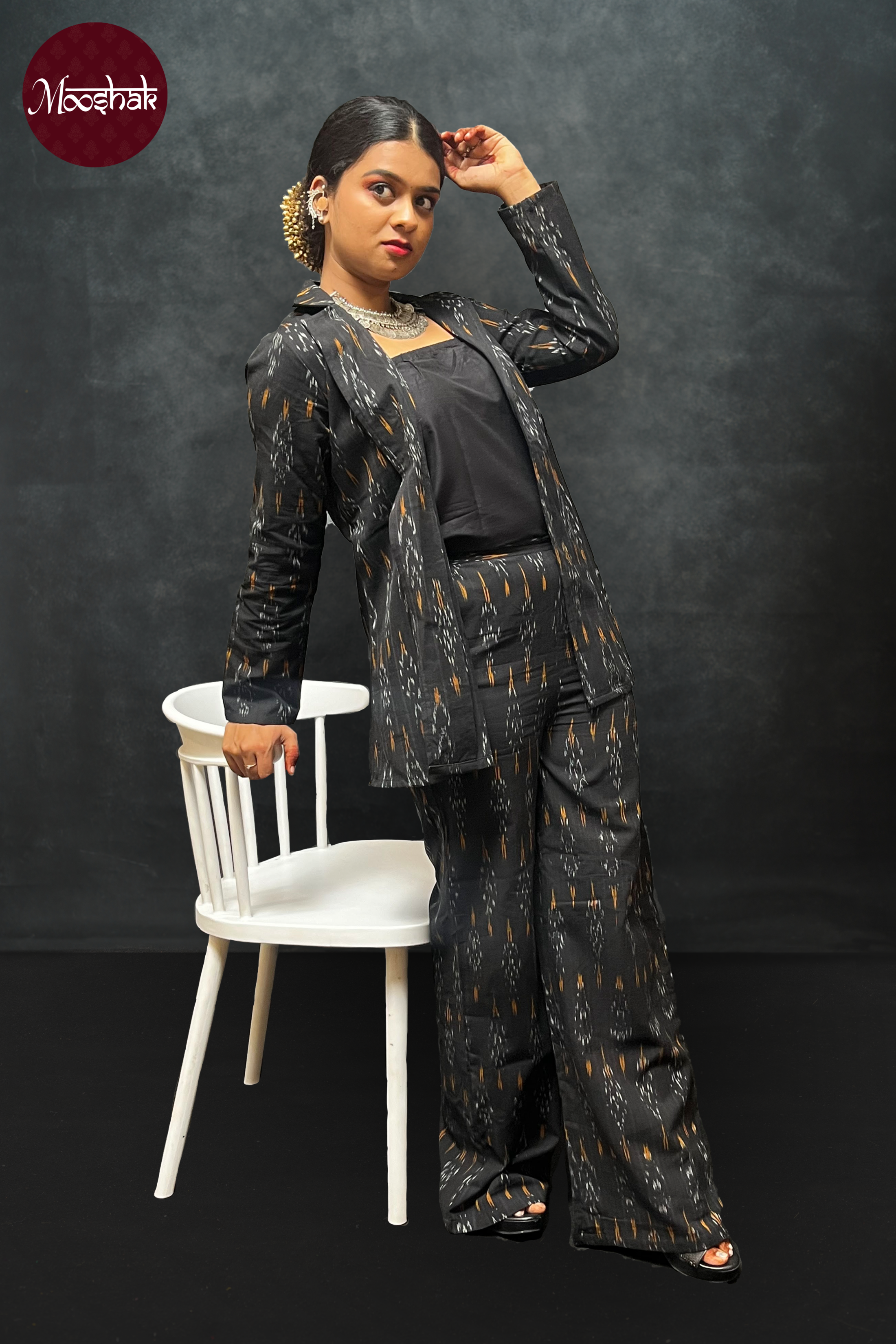 Maya - Blazer Set in Black Ikat