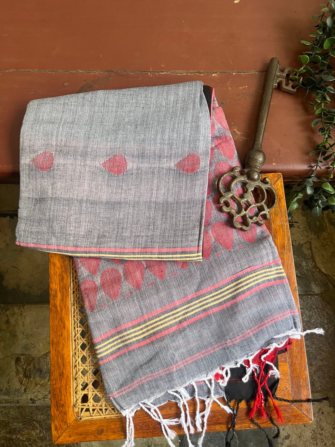 Aanchal - 1 minute Ready-to-wear saree in Grey in Handloom Masrize Cotton