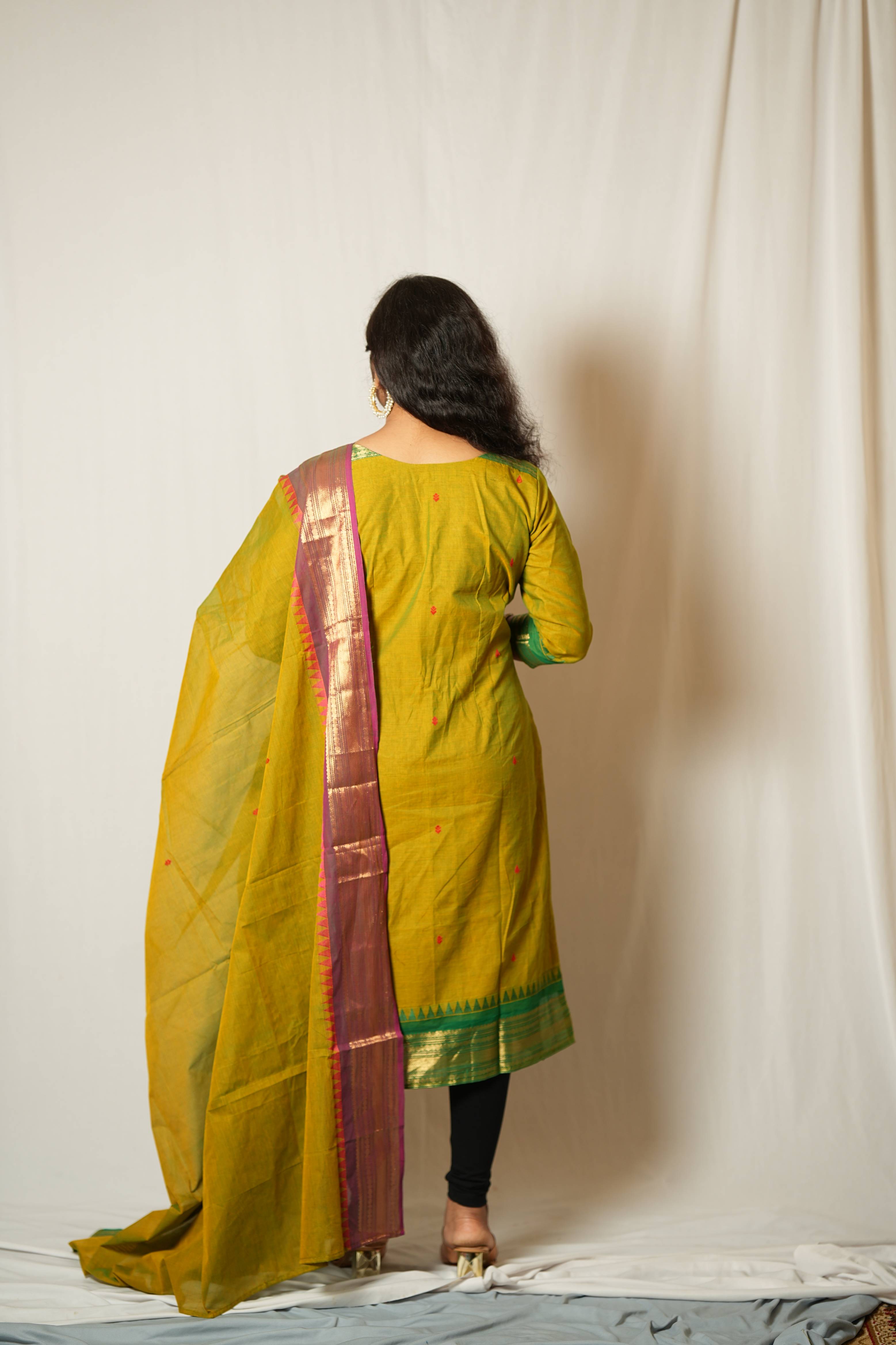 Geet - Kurti with dupatta in pure kanchi cotton in mehndi color