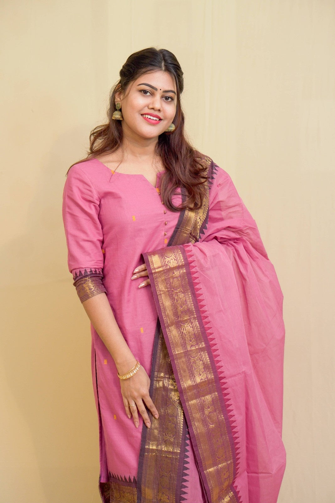 Geet - Kurti with dupatta in pure kanchi cotton in Onion pink color