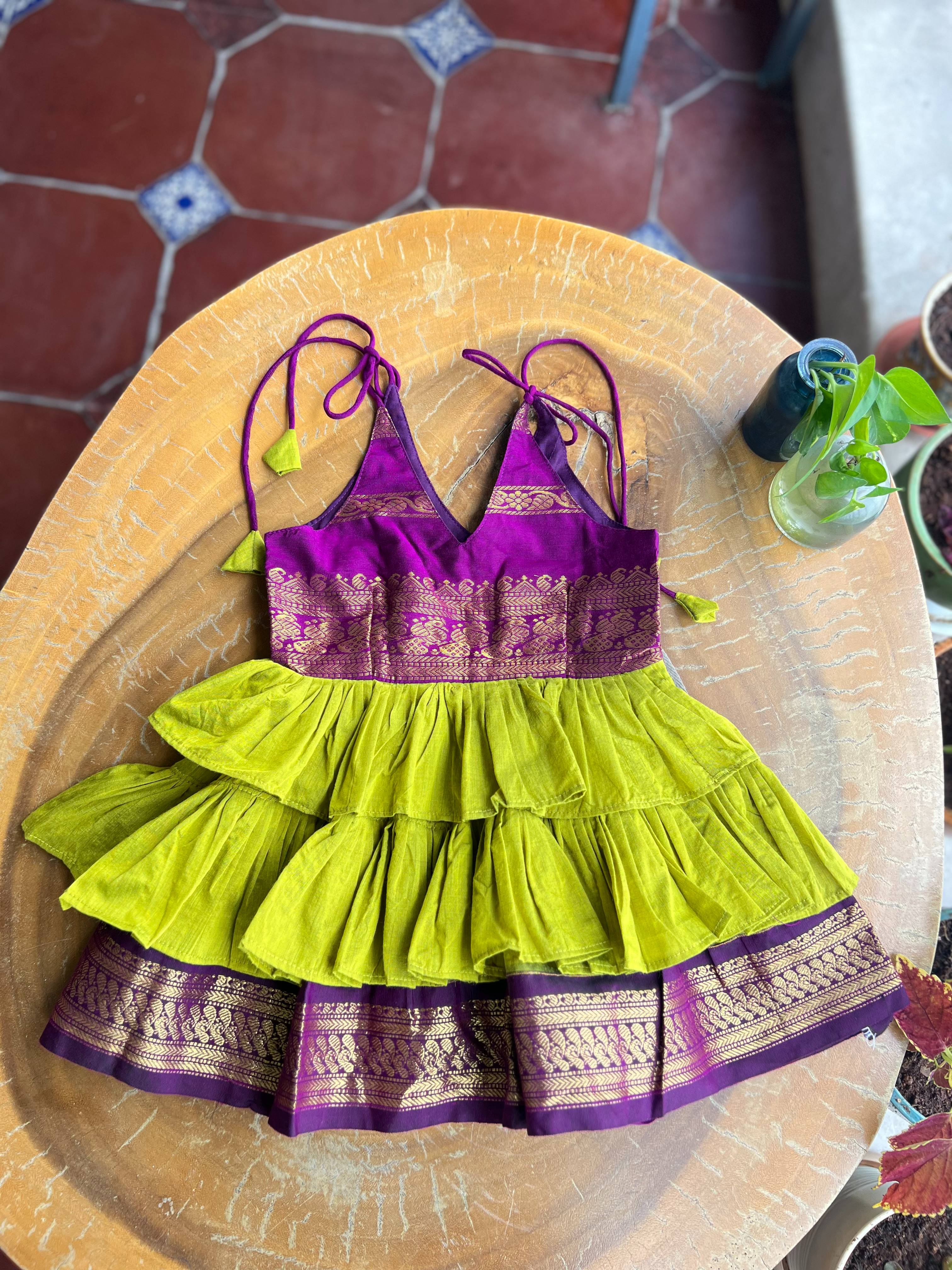 mother daughter twinning traditional dresses