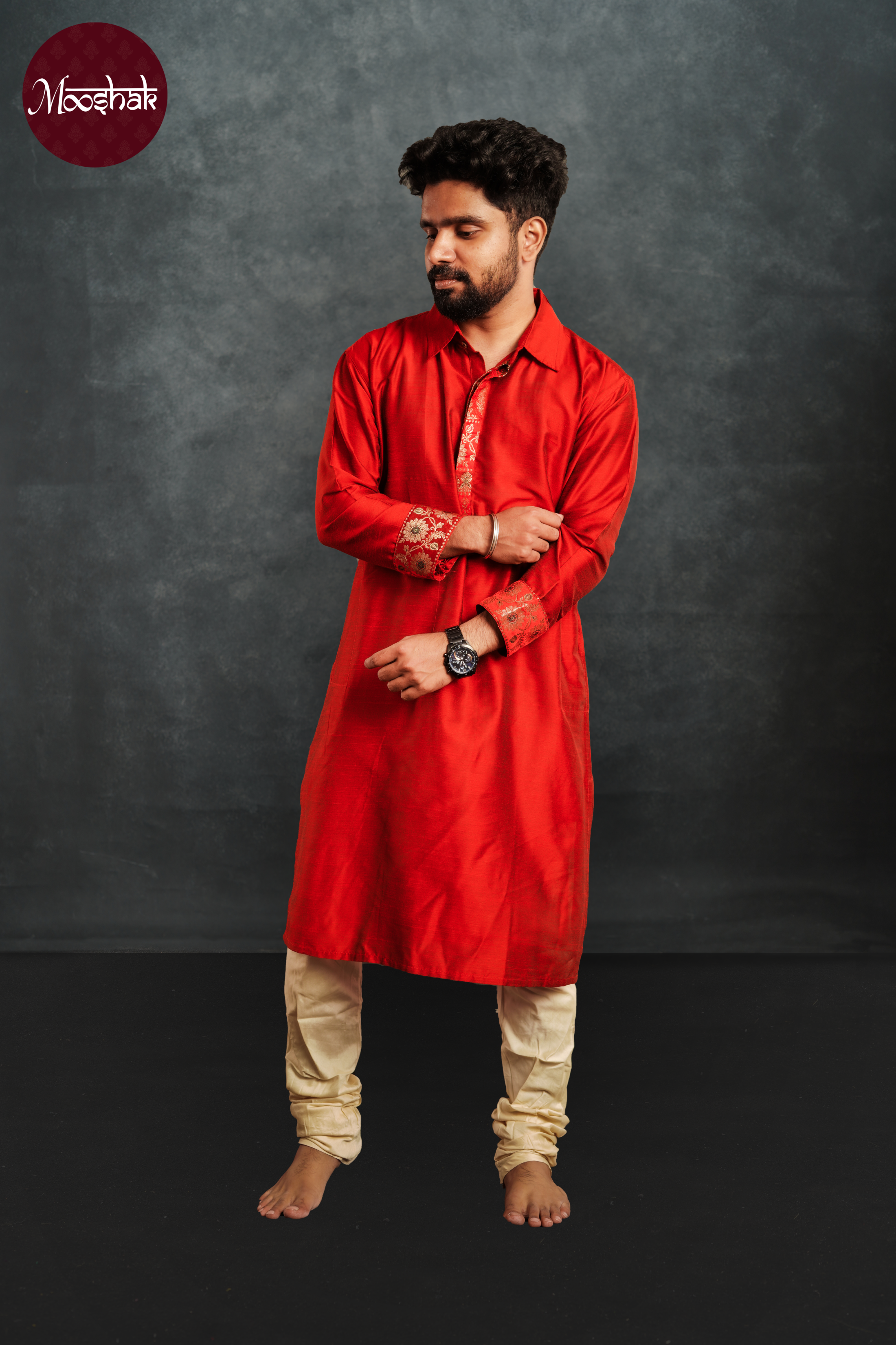 Raahi - Kurta in Red silk cotton with zari