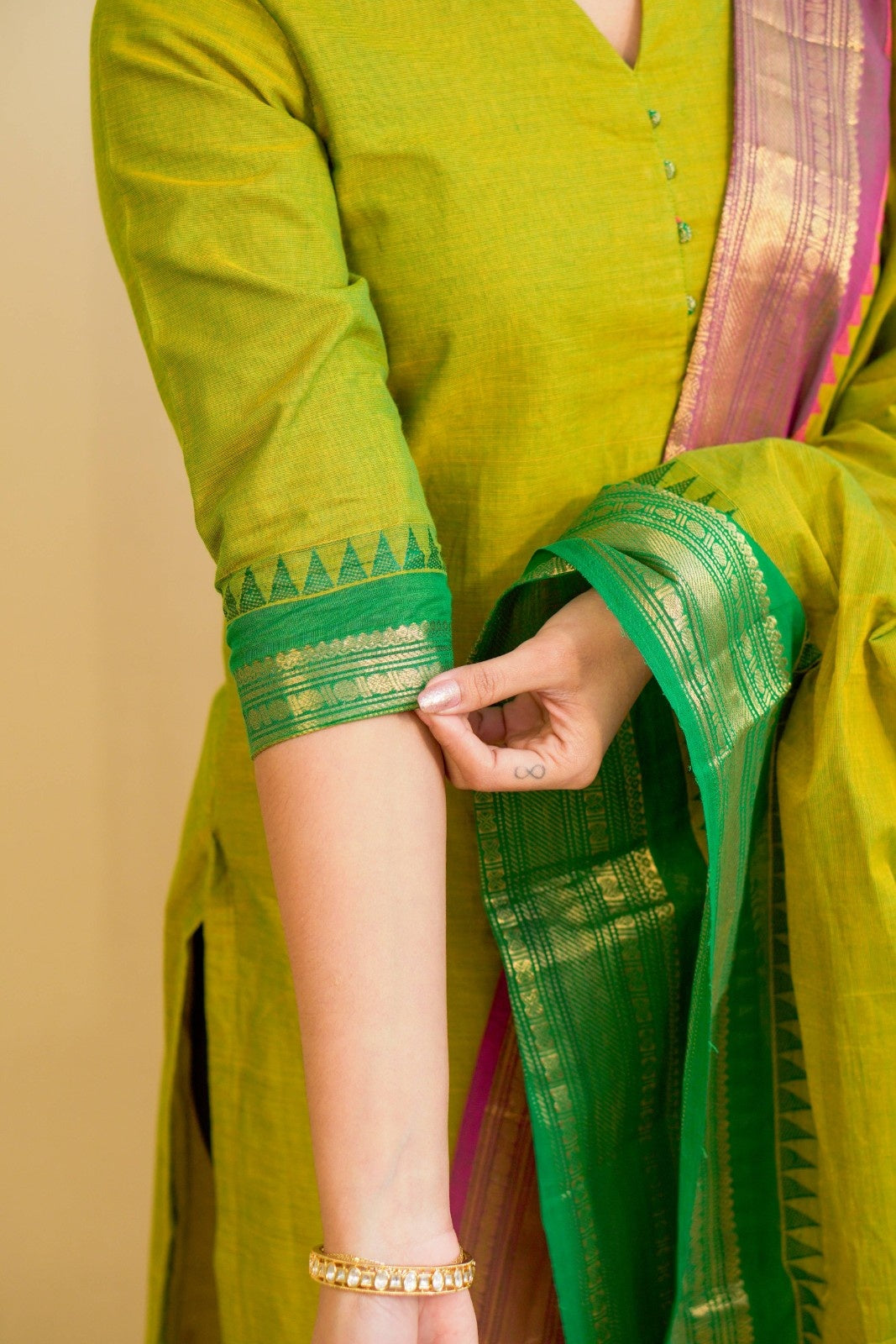 Geet - Kurti with dupatta in pure kanchi cotton in mehndi color