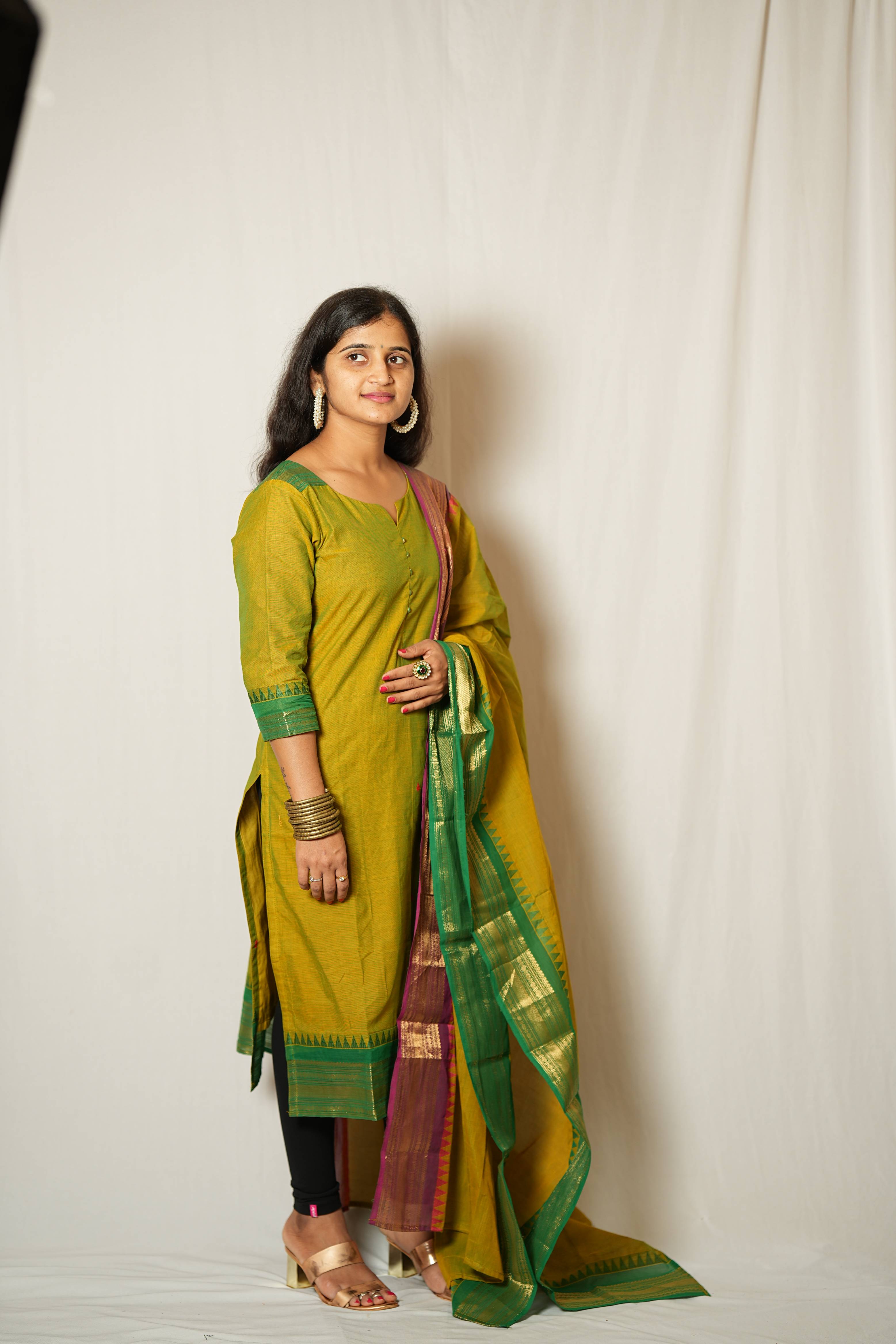 Geet - Kurti with dupatta in pure kanchi cotton in mehndi color